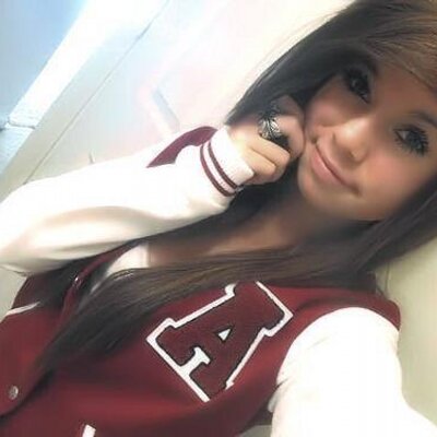 Profile Picture of Cassandra Clarke (@CassieCutiee) on Twitter