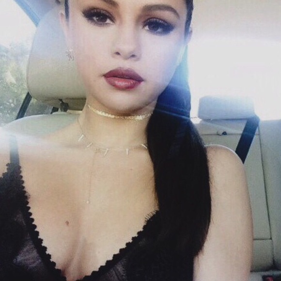 Profile Picture of Gabby Albernaz (@enchantedx) on Poshmark