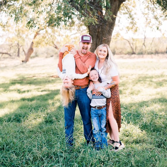 Cassidy Zeiters - Poshmark Profile Picture of Cassidy Zeiters (@cassidy_zeiters) on Poshmark