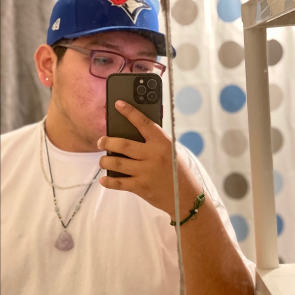Profile Picture of Mark Leon (@markk187) on Poshmark
