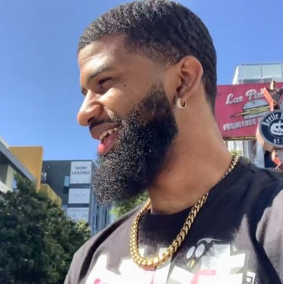 Profile Picture of Toine Thomas (@toine12) on Poshmark