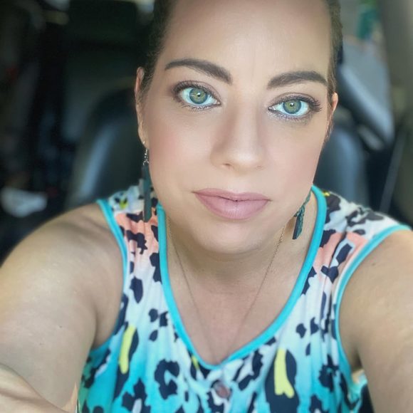 Profile Picture of Christina Swindle (@horton5046) on Poshmark