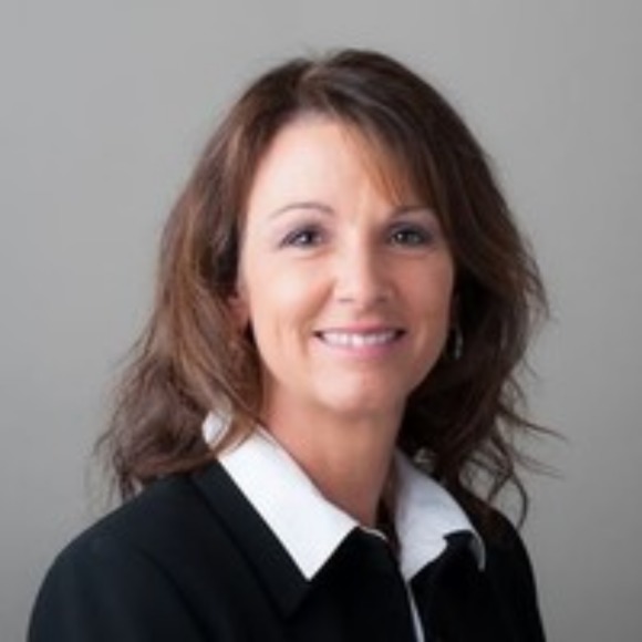 Profile Picture of Gina Bothun (@gina_renner) on Poshmark