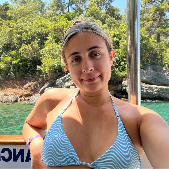 Profile Picture of Sara Bekret (@sevim) on Poshmark