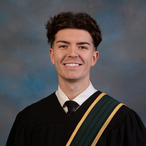 Profile Picture of Loïc Bellefeuille (@loic_b) on Poshmark