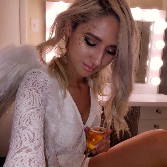 Profile Picture of Hazel Gonzalez (@hazeel7) on Poshmark