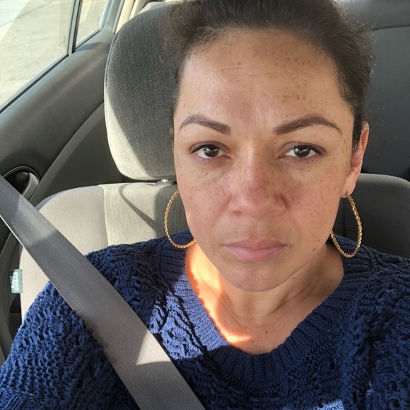 Profile Picture of Nidia Alvarado (@nidia1679) on Poshmark
