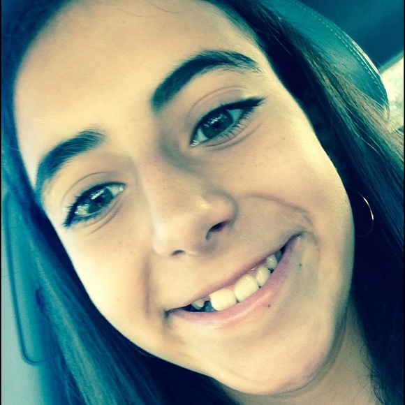 Profile Picture of Paris Rodriguez (@kw_paris17) on Poshmark