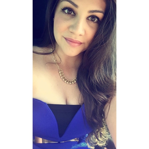 Profile Picture of Angelica Caro (@angie114) on Poshmark