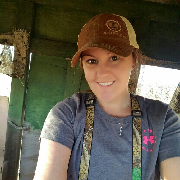 Profile Picture of Cassie Scheller (@scoot9201) on Poshmark