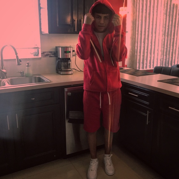 Profile Picture of Jason Rodriguez (@pattahjay) on Poshmark