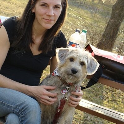 Profile Picture of Suzanne Arsenault (@suzannetiQ) on Twitter