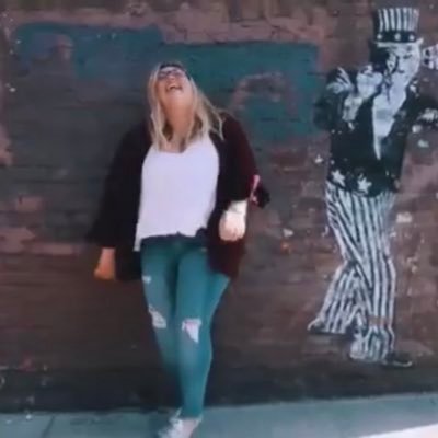 Profile Picture of Liza Day (@lizaday_) on Twitter