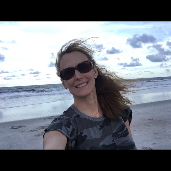 Profile Picture of Cheryl Engle (@cherub779) on Poshmark