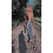 Profile Picture of Addison Collins (@addypaige22) on Youtube