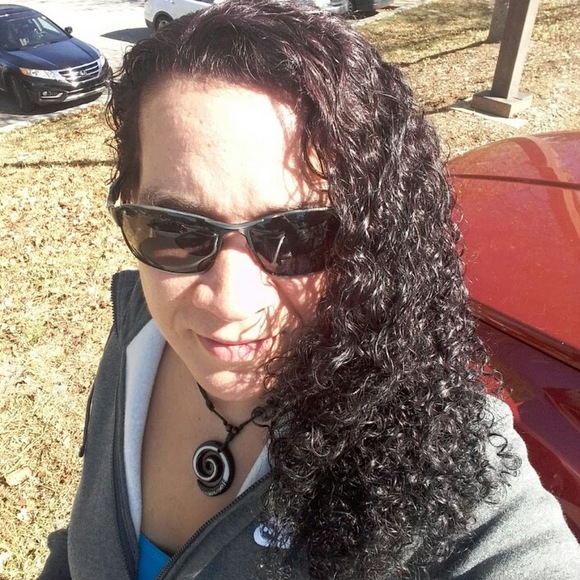 Profile Picture of Acena Turner (@acenaturner) on Poshmark