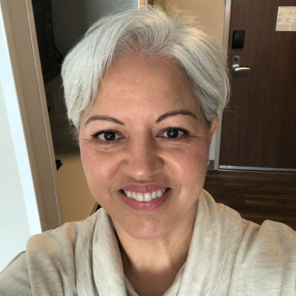 Profile Picture of Janeth Carnduff (@janethrey) on Poshmark