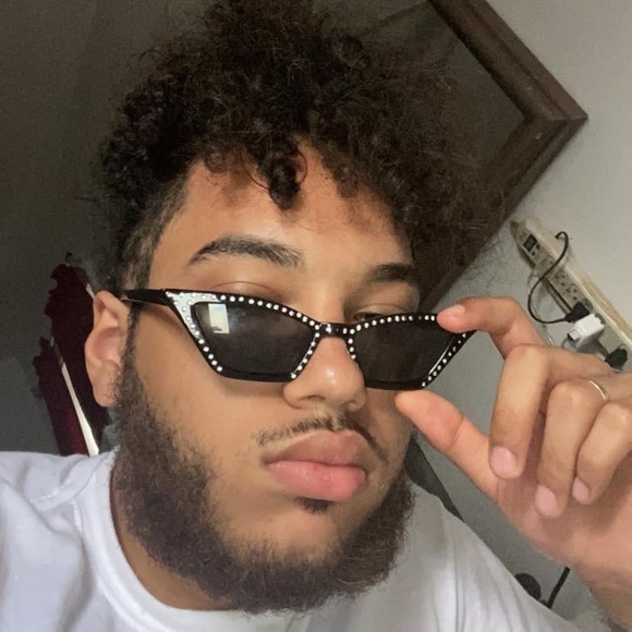 Profile Picture of Jaylee Babilonia (@killua164) on Poshmark