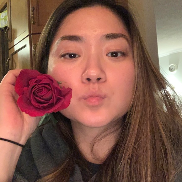 Profile Picture of Won Bae (@rmrqnddl22) on Poshmark