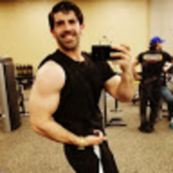 Profile Picture of Mike Grisafi (@mgrisafi007) on Poshmark