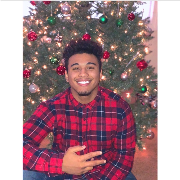 Profile Picture of Bryant Hamilton (@bryanth25) on Poshmark