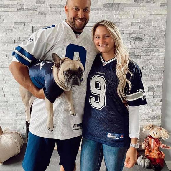 Profile Picture of Mark Scarlatelli (@markscarlatelli) on Poshmark