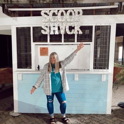 Profile Picture of Kyla  🌴 (@KylaJanecek) on Twitter