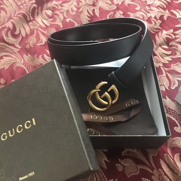 Profile Picture of Lorena Mondello (@lorenamondello) on Poshmark