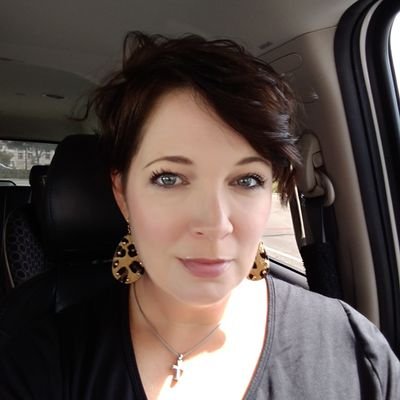 Profile Picture of Amanda Holstein Aaron (@AmandaA56207526) on Twitter