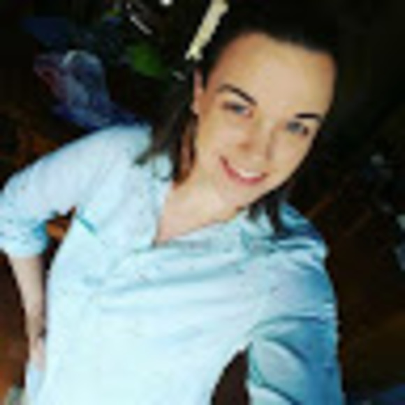 Profile Picture of Hannah Steinbock (@steinbockeh) on Poshmark