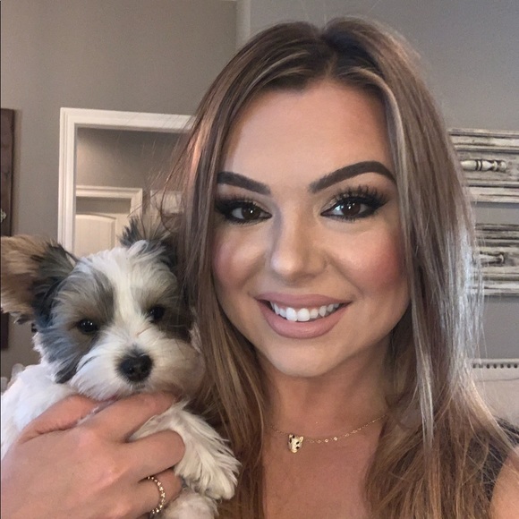 Profile Picture of Dawn Casaus (@albu1199) on Poshmark