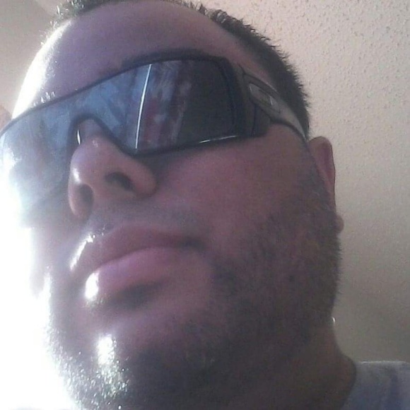Profile Picture of Alex Cavazos (@alex_cavazos) on Poshmark