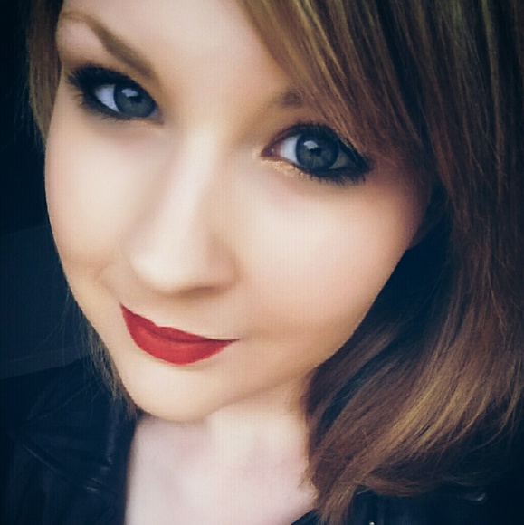 Brittany Michaud - Poshmark Profile Picture of Brittany Michaud (@brittanyelise90) on Poshmark