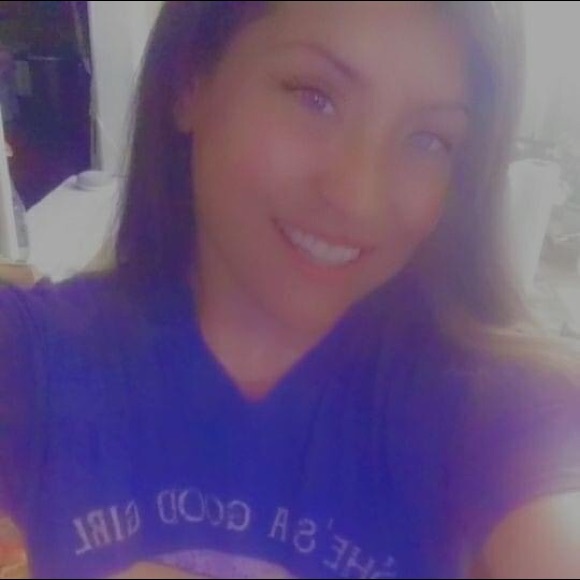 Profile Picture of Nikki Key (@brittanykey264) on Poshmark