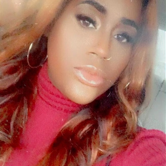 Profile Picture of Bianca Neal (@bneal1) on Poshmark