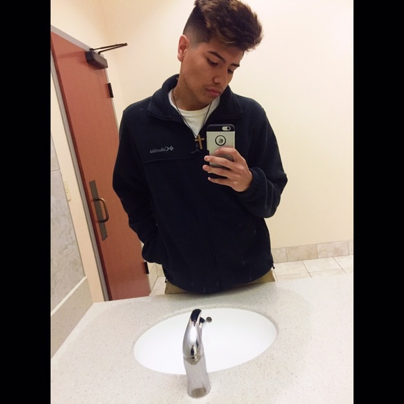 Profile Picture of Omar Chavez (@chaveoma000) on Poshmark
