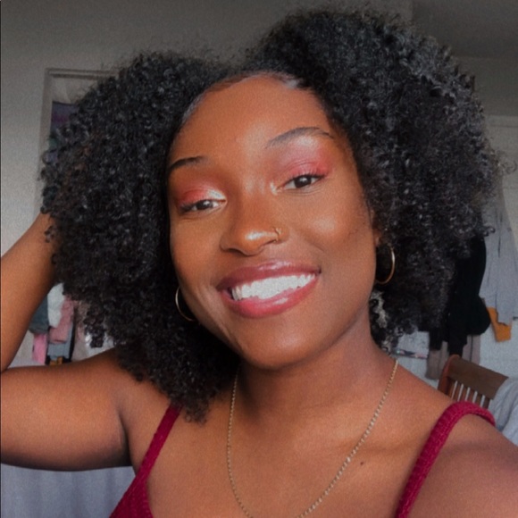 Profile Picture of Jordaine Randon (@jslaaaayyy) on Poshmark