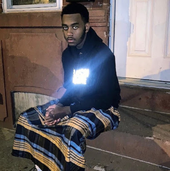 Profile Picture of Isaac Tate (@isaactate267) on Poshmark