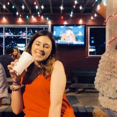 Profile Picture of Laurel Lorenz (@laurellorenz17) on Twitter