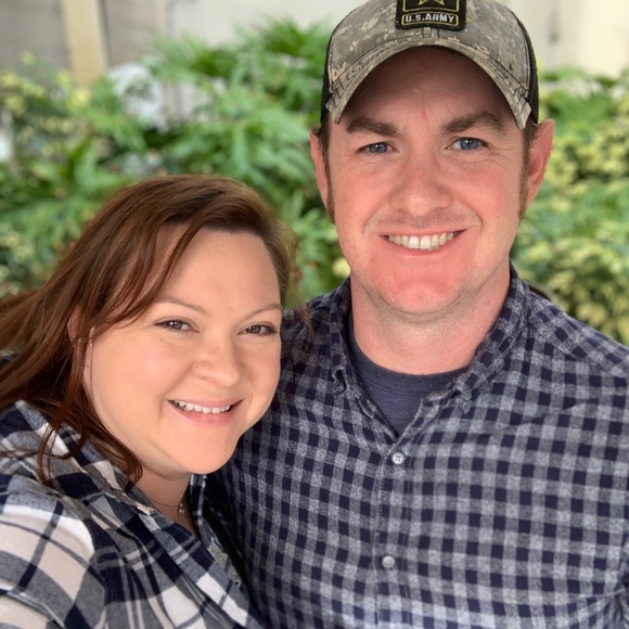 Profile Picture of Amanda Durrence (@amandadurrence) on Poshmark