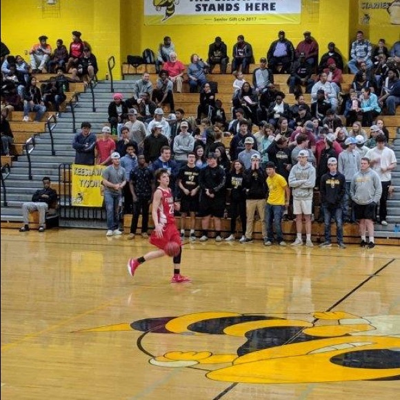 Profile Picture of John Tastinger (@thebigbucket) on Poshmark