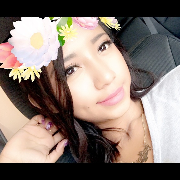 Profile Picture of Ana Mayorga (@anamayorga0810) on Poshmark