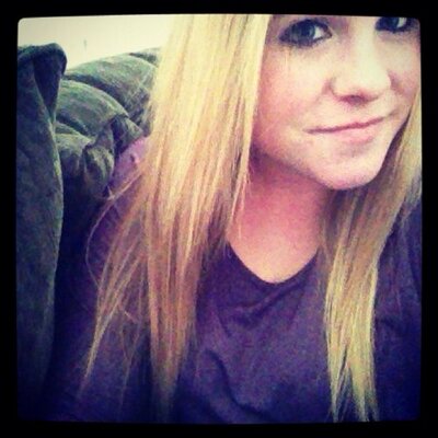 Profile Picture of Nicole Picard (@Nicole5kim5pic) on Twitter