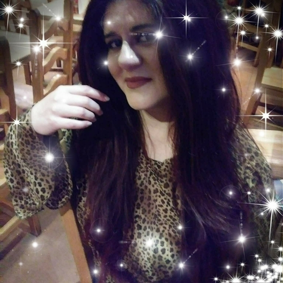 Profile Picture of Denise Howison (@denisecloset) on Poshmark