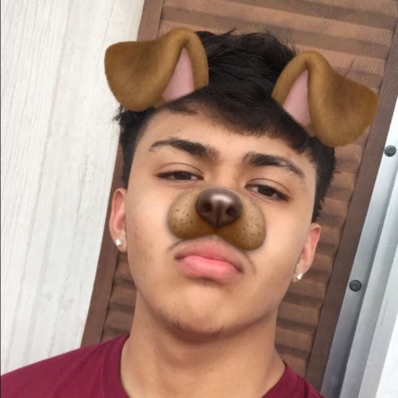 Profile Picture of Josue Espinoza (@josuee13) on Poshmark