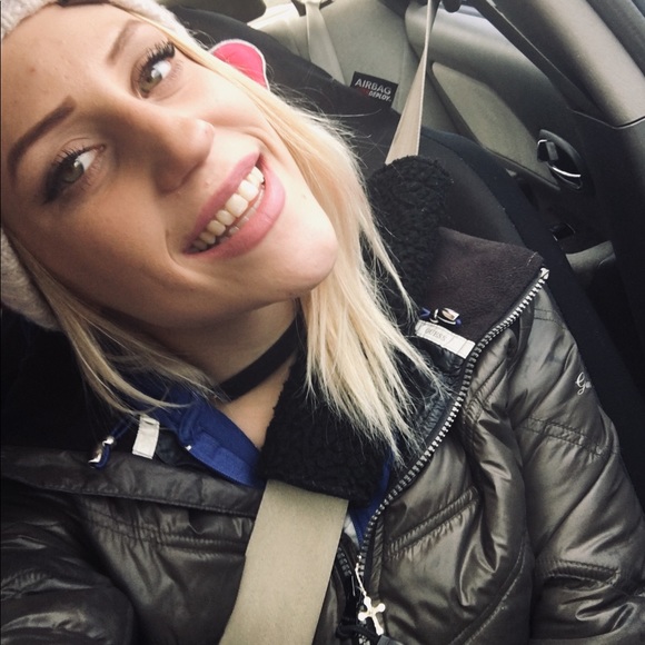 Profile Picture of Jessica Parsons (@jparsons135) on Poshmark