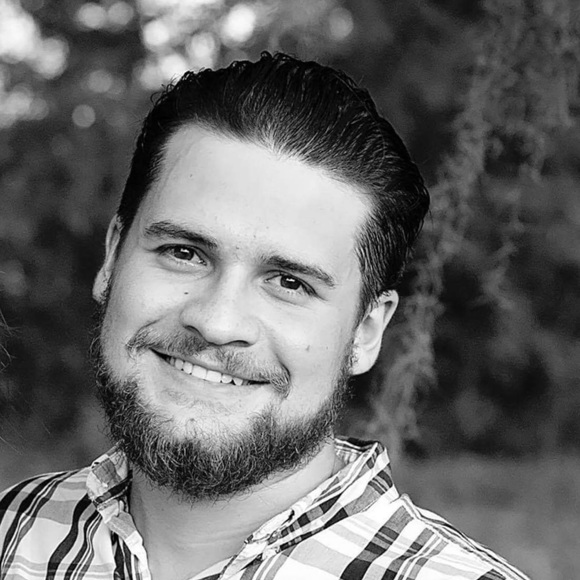 Darrien Constantine - Poshmark Profile Picture of Darrien Constantine (@darrie1040) on Poshmark