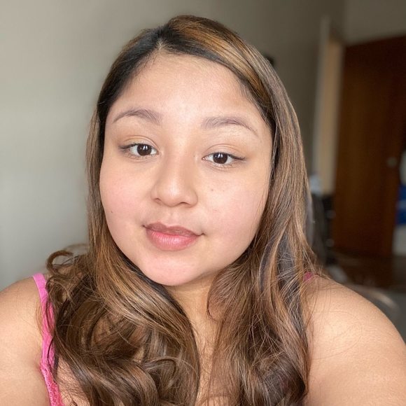 Profile Picture of Adriana Toribio (@adrianatoribiox) on Poshmark