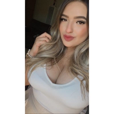 Profile Picture of Victoria Gonzalez (@itsvics77) on Twitter