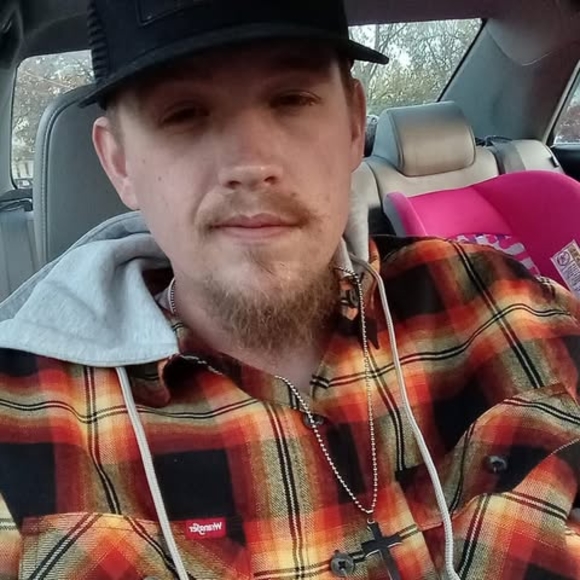 Profile Picture of Zachary Branch (@zacharybranch86) on Poshmark